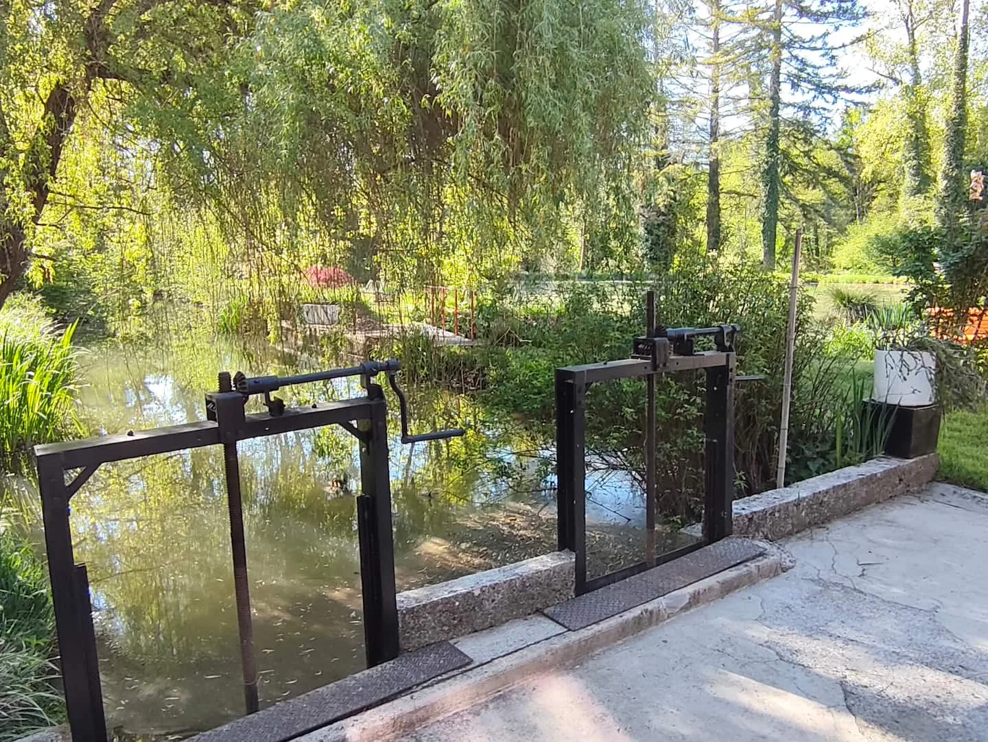 Mill race at Le 10 lined with willows